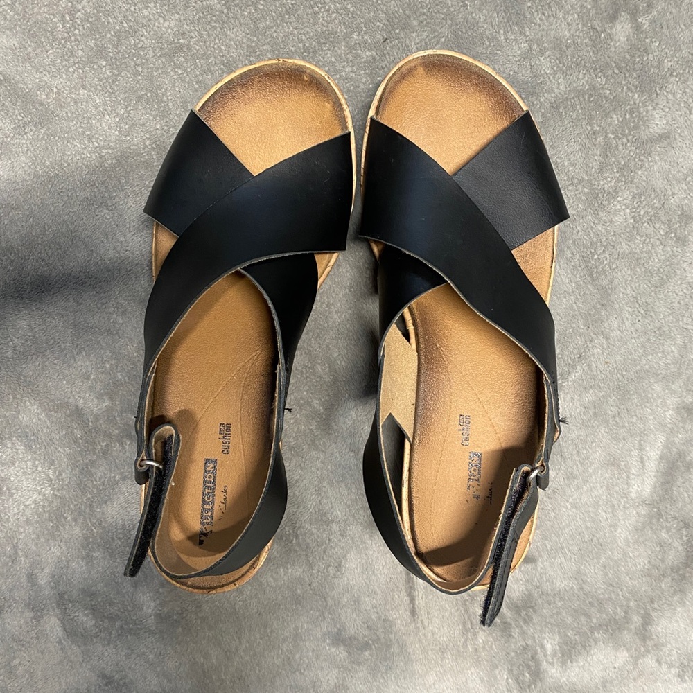 Used Clark’s collection wedge sandals